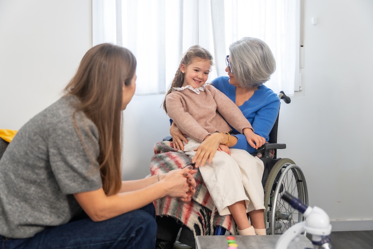Private Duty Home Nursing vs. Medical Day Care